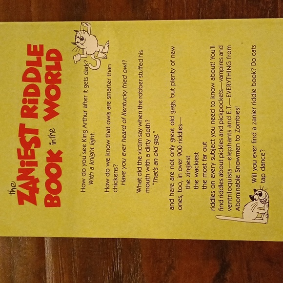 4 Vintage Books Bundle | Joke & Riddles | Charlie Brown | Would You Rather - Picture 5 of 12